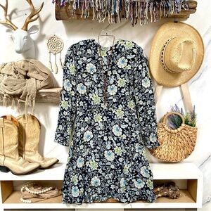 Prairie/peasant vibe Floral boho dress w shabby chic folk vibe